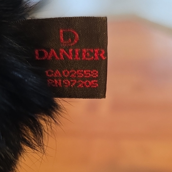 Danier Rabbit Fur Scarf - Picture 2 of 5